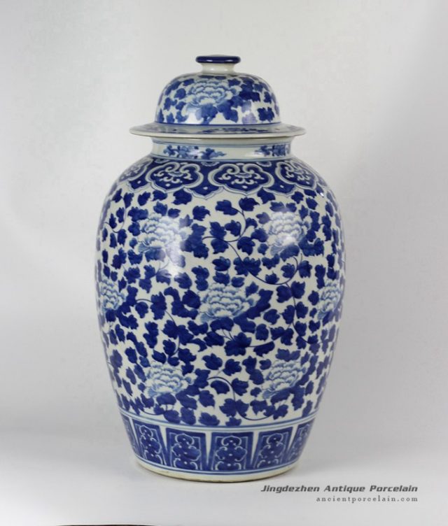 RYLU42_Hand painted Blue & White Floral Ceramic Ginger Jar
