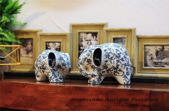 RYPU30_ Blue and white big and small elephants ceramic sculpture figurine