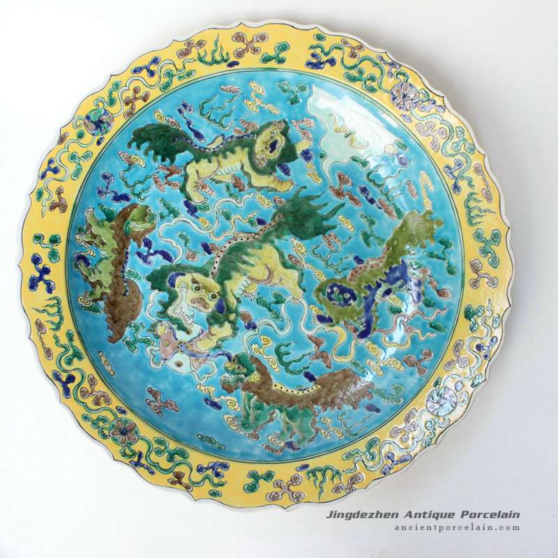 RYQQ39_17.5inch Lion design Chinese Porcelain Plate