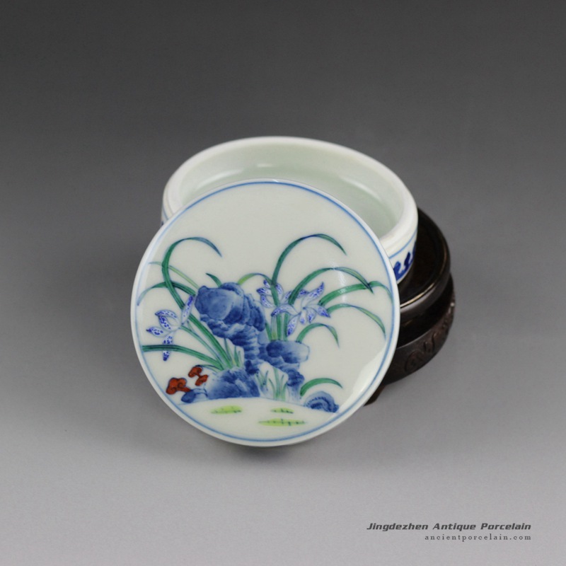14AS141_Qing dynasty reproduction Jingdezhen blue and white floral Porcelain inkpad box
