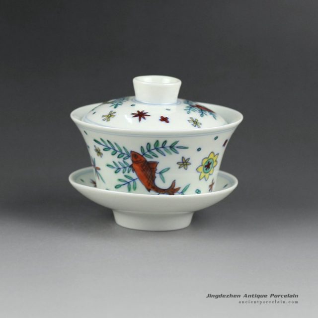 14YM06_Jingdezhen hand made porcelain Gaiwan, blue white doucai fish design