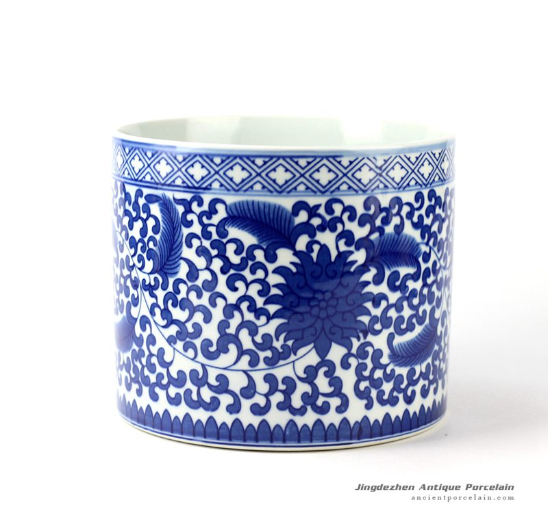 RYCI37_Blue and white floral mark tubular ceramic pot