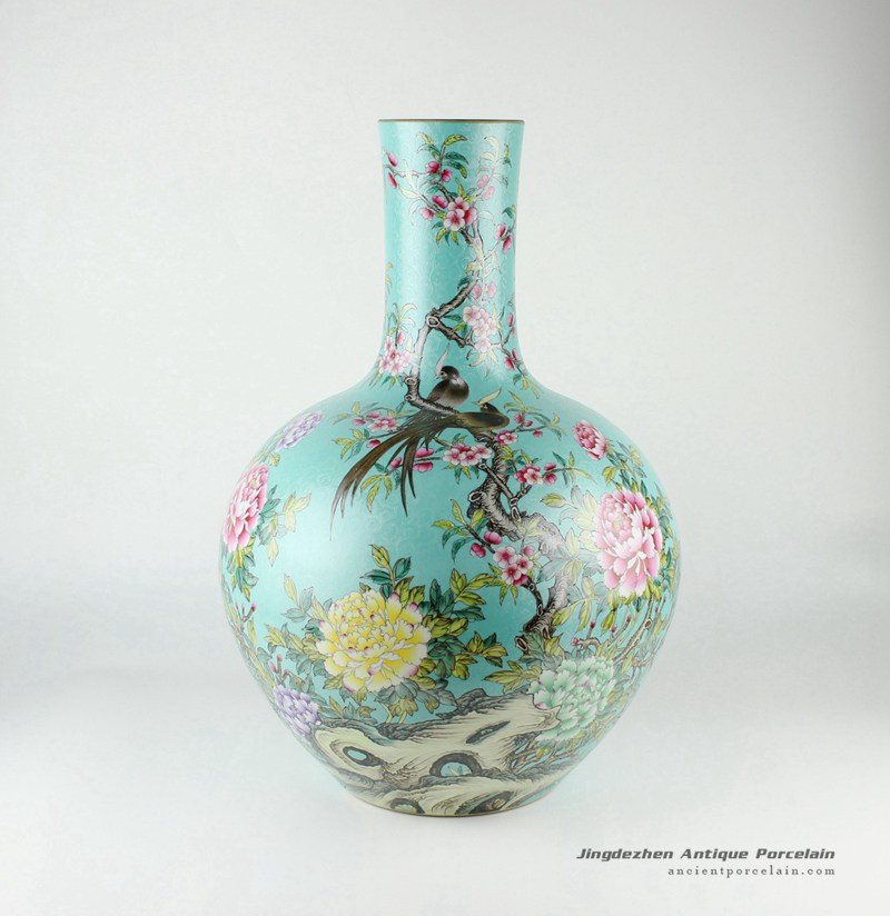 RYHV33_H21.6″ Hand made needle painted Porcelain Vase