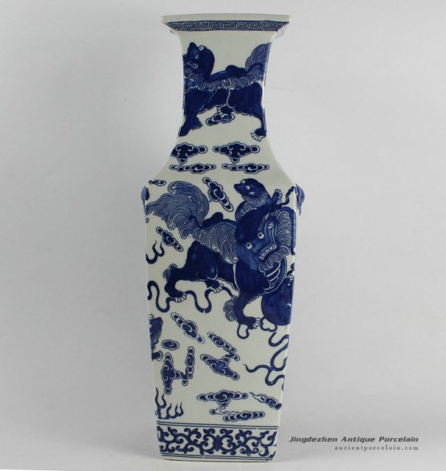 RYJF29_Chinese Blue White Vases