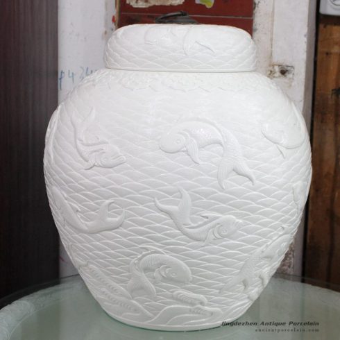 RYOM16_High quality white clay hand carved fish design ceramic jar