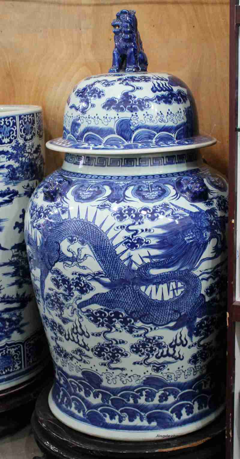 RYOM20_Big size hand paint blue and white Chinese dragon pattern interior decor porcelain jar