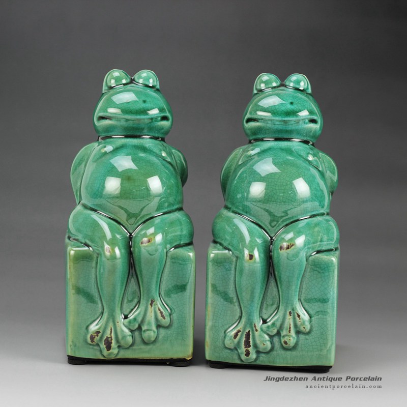 RYPU25_h7.5inch Pair of Crackle Green Cearmic Seated Frog Figurine