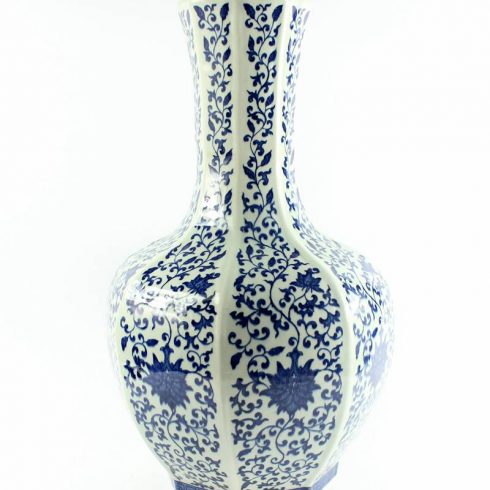 RYTM32_blue and white floral pattern ceramic vase