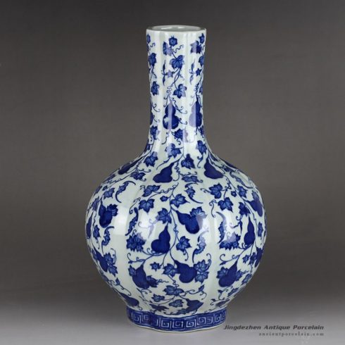 RYTM58_Globular shape blue & white cucurbit pattern ceramic vase