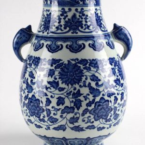 RYUU10_Chinese unique home decor blue and white flower design ceramic vase with two ears