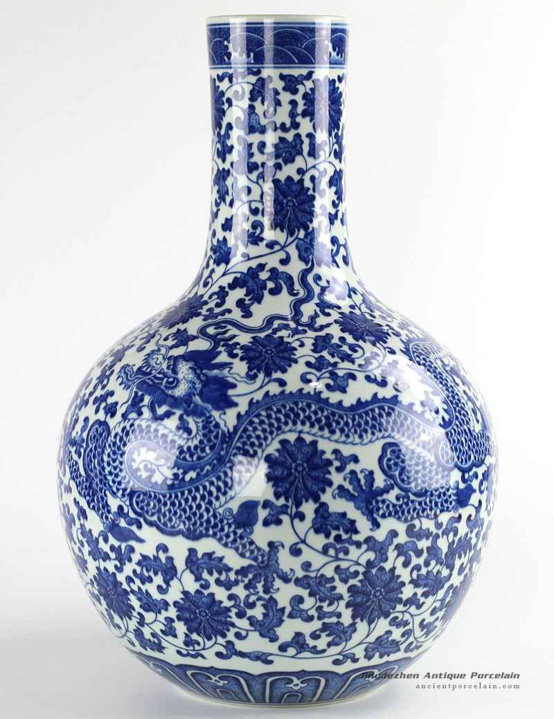 RYUU24_long neck round belly blue and white royal dragon and flower pattern ceramic vase