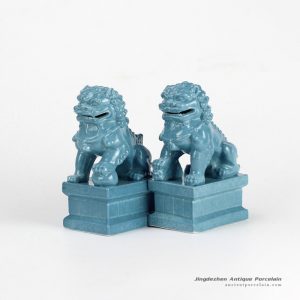 RYXP21-K_Plain color porcelain lion figurine