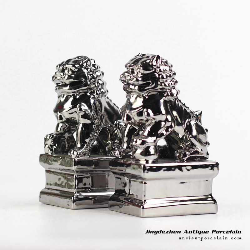 RYXP21-L_Pair of silver ceramic lion figurine