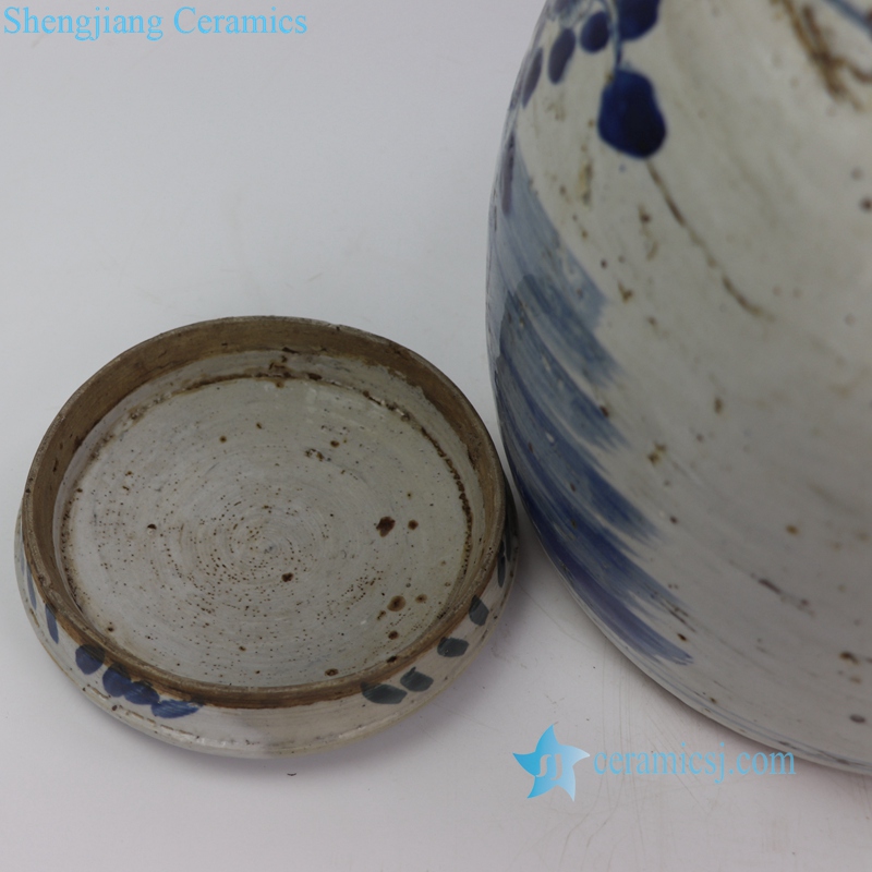 old style hand painting ceramic jar