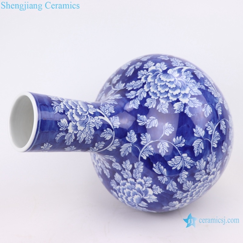 Jingdezhen ice plum deep blue flower vase side view 