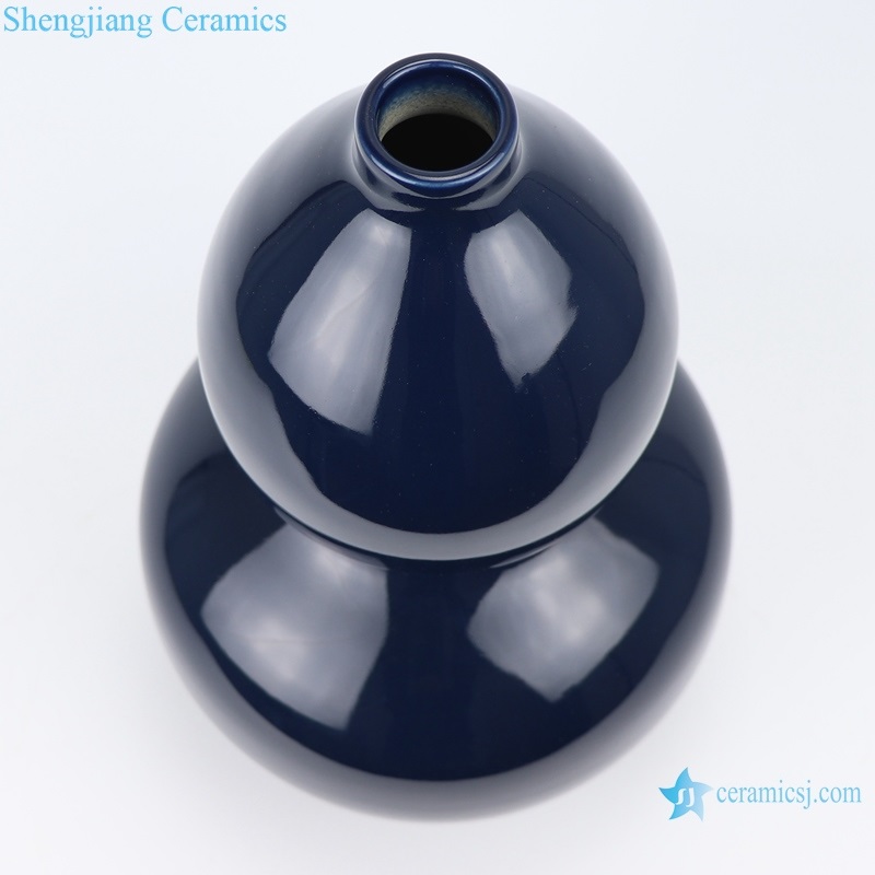 Deep blue offering blue glaze vase top view 
