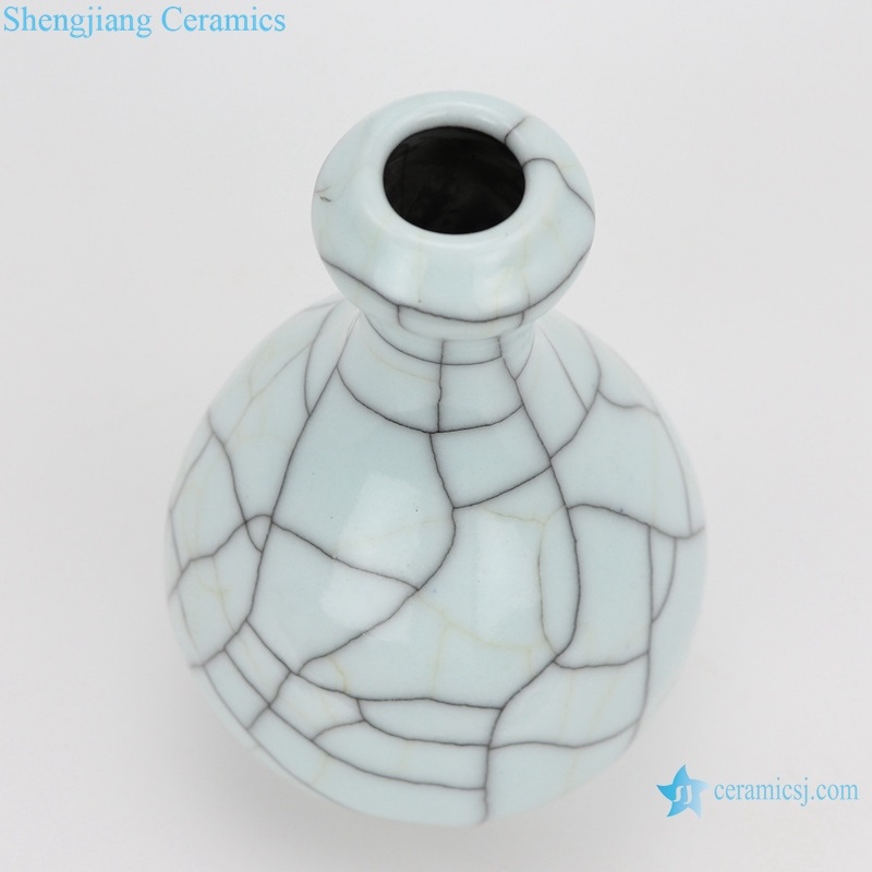 Garlic bottle crack glaze ceramic vase  top view