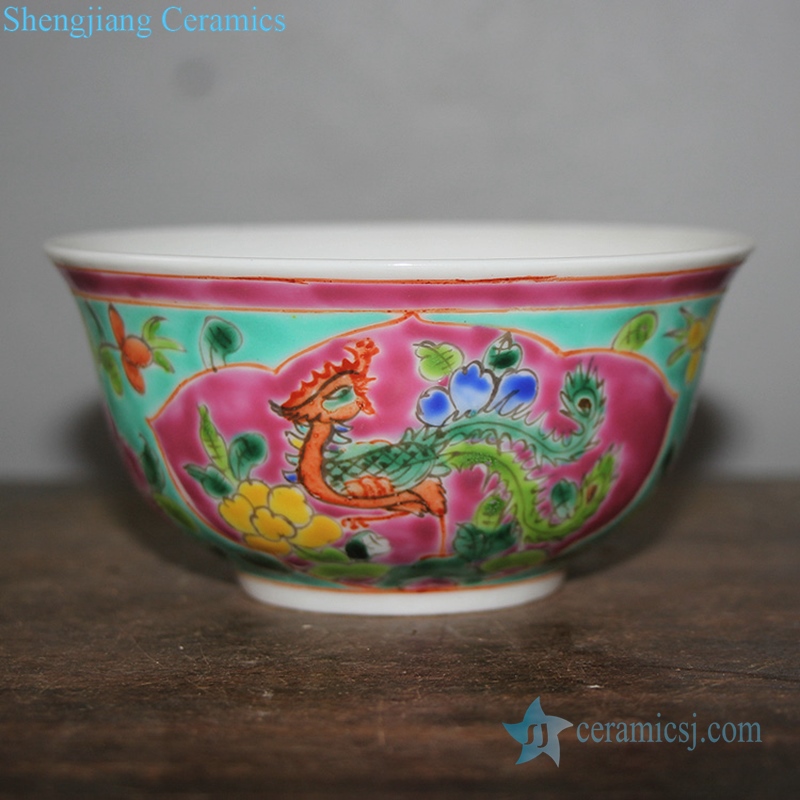 Acharze famille rose porcelain teabowl  front view 