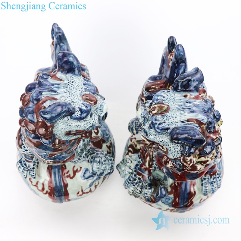 Blue and white red ceramic lion sculpture top view