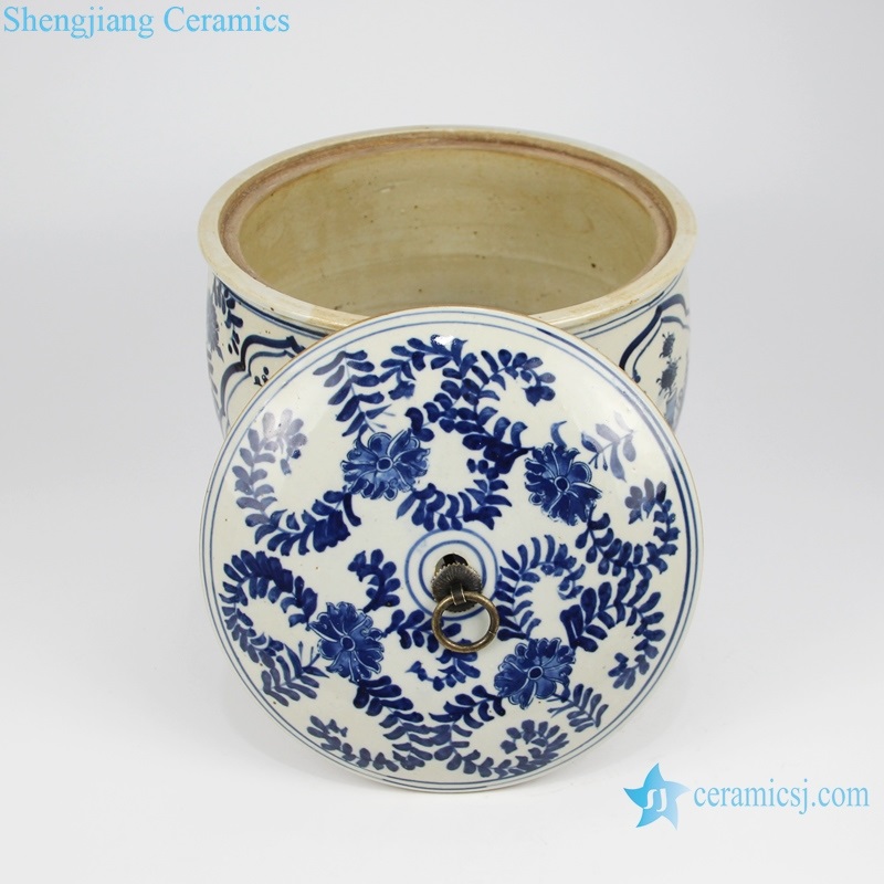 Beautiful chinese style tea canister top view