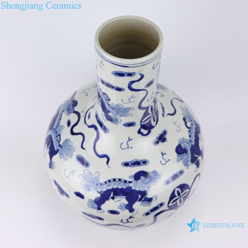 Straight mouth blue and white vase old style  top view