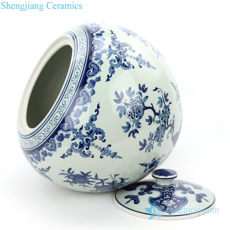Jingdezhen spherical blue and white pot side view 
