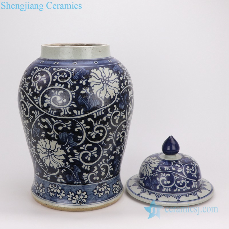 Jingdezhen ancient  ceramic pot bottle view