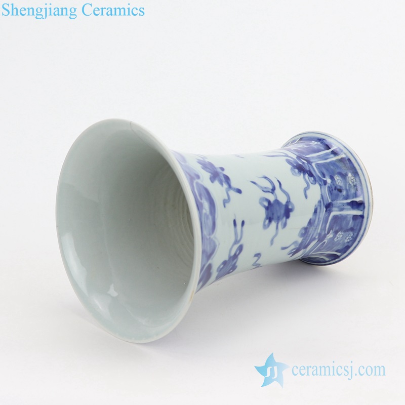 Blue and white round mouth vase side view