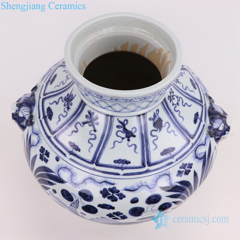 Chinese antique ceramic blue and white jar top view