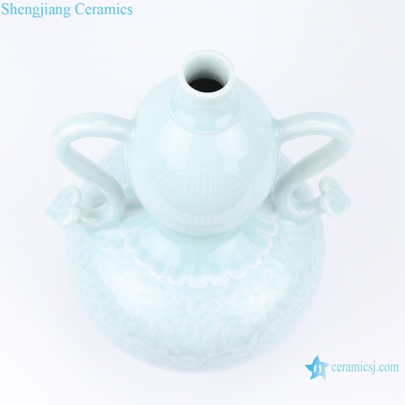 archaize white porcelain blue glaze vase top view