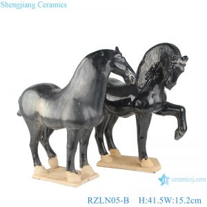 RZLN05-B Handmade ceramic horses figurine with 2 colors for home decoration