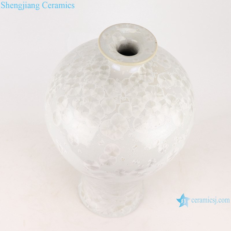RYYX08 Chinese pure white plum ceramic vase -top view