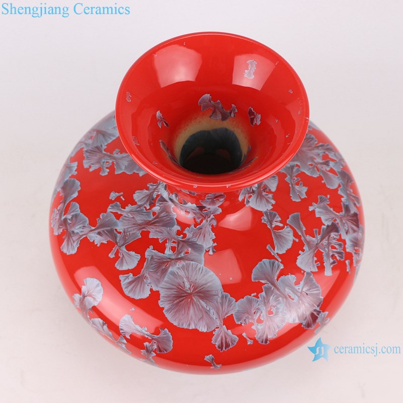 RZCU04 Flat belly bottle with crystallized glaze red background ceramic vase-top view