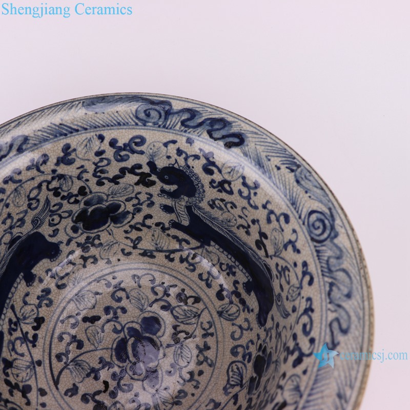 RZTL04 Blue and white bowl with cracked lion pattern decoration