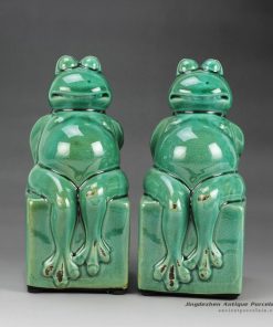 RYPU25_h7.5inch Pair of Crackle Green Cearmic Seated Frog Figurine