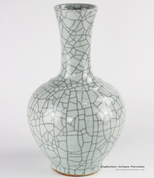 RYXC33_Antique crackle surface long neck porcelain vase