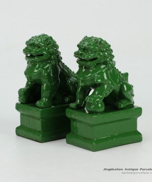 RYXP21-D-OLD_Green glazed porcelain lion sclupture