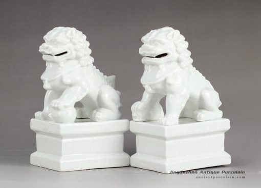 RYXP21-I_Plain color porcelain lion figurine