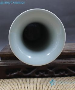 Jingdezhen blue and white antique ceramic vase bottle view