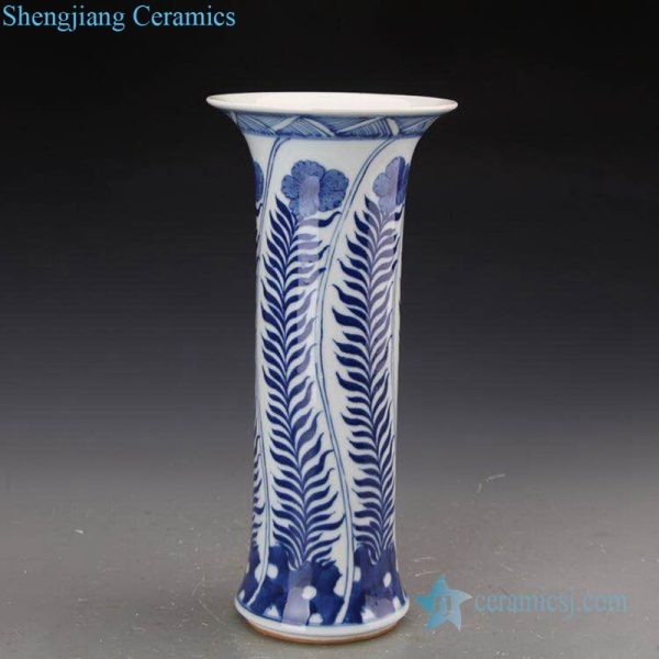 Blue and white Chinese traditional decorative vase