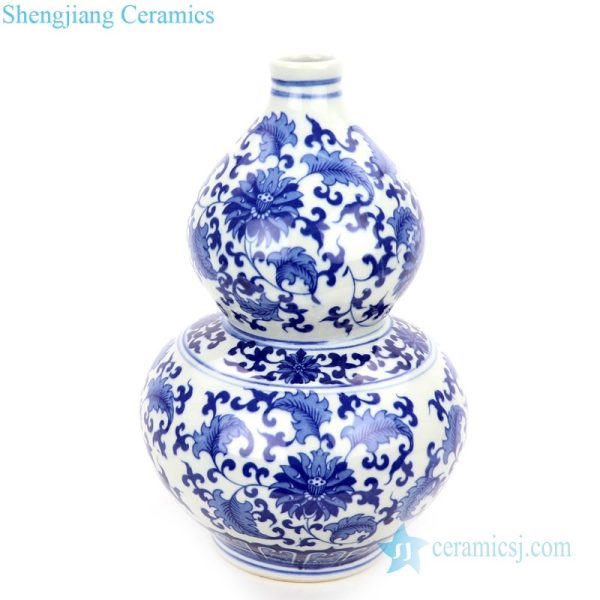 gourd shaped blue and white vase